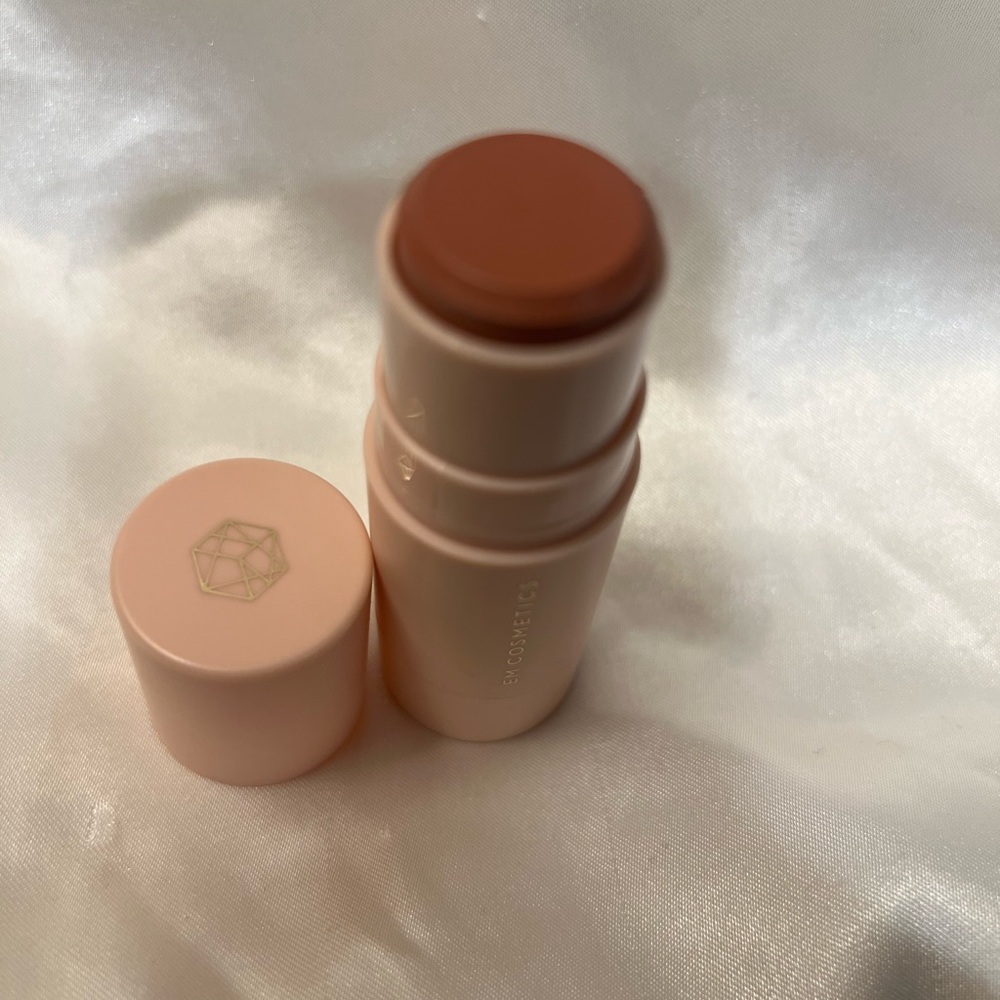 New EM cosmetics blush So Soft..Demure